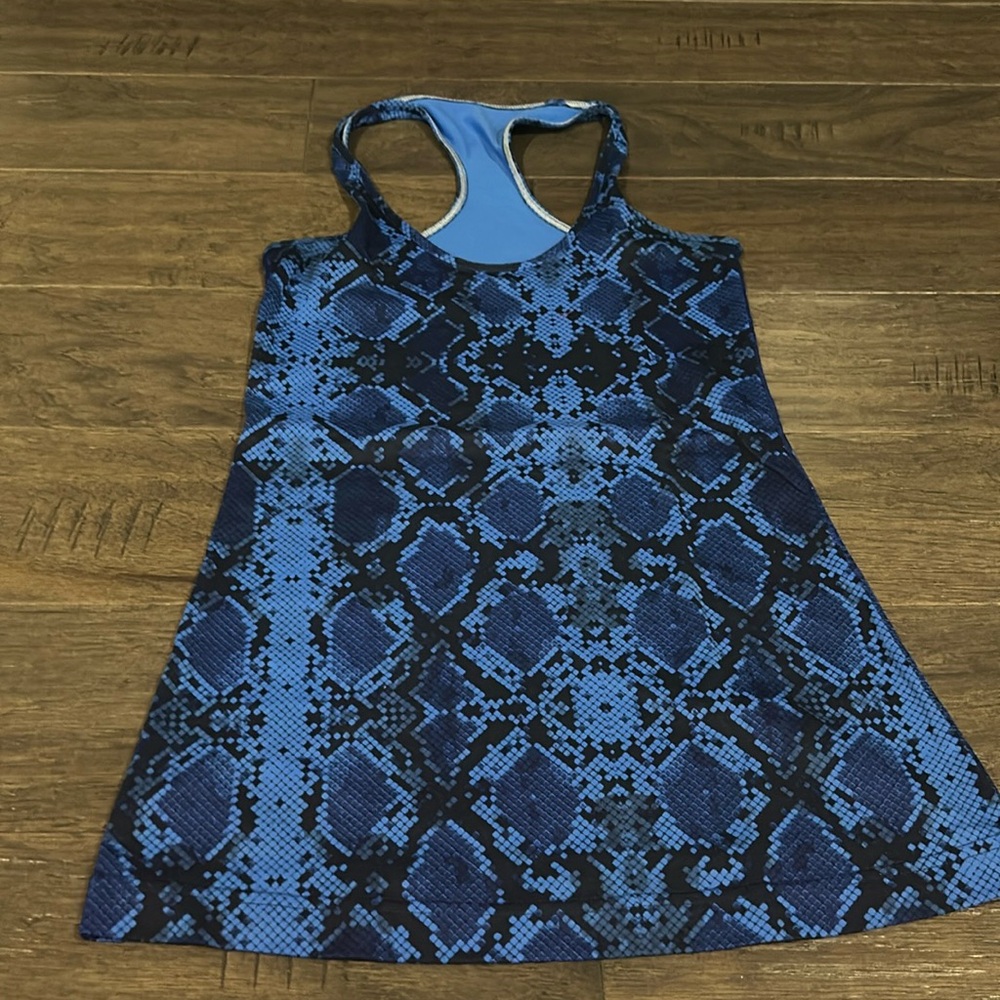 Blue patterned lululemon tank top
